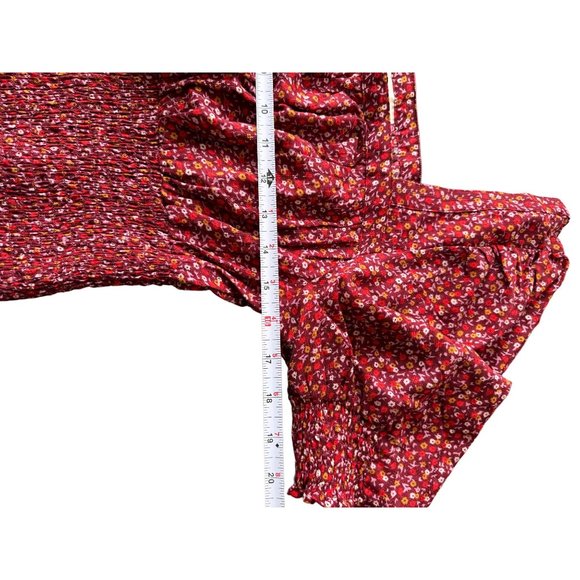 universal thread womans medium‎ red floral blouse top | c2 - Picture 4 of 5